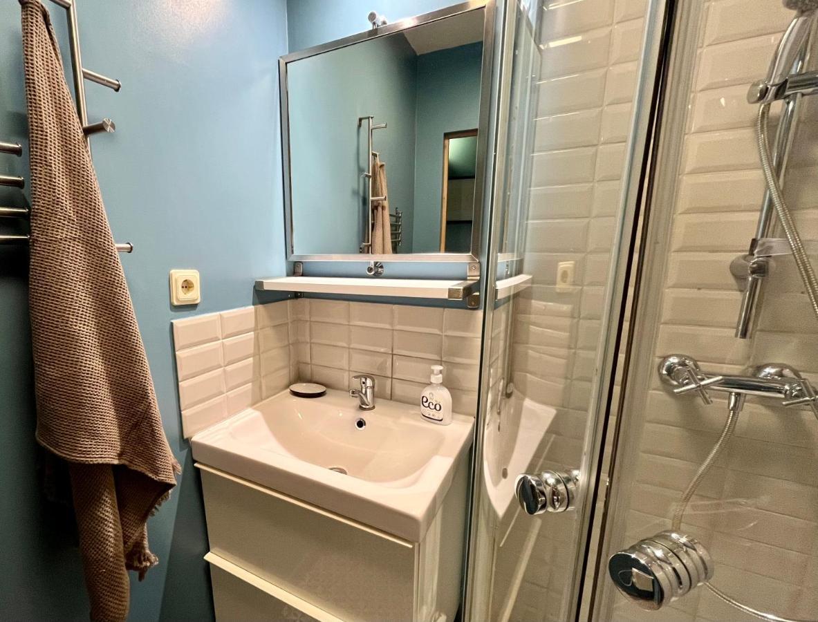Cozy Vibes Like Home It Is Quiet Apartment With Three Bedrooms 리가 외부 사진